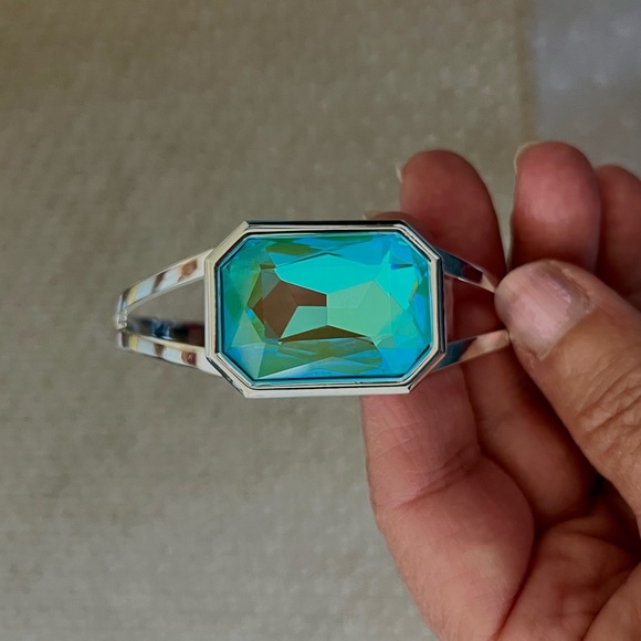 Swarovski Laguna Green Goddess Cuff - Picture 2 of 2